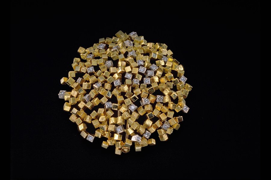 ‘Cube’ Brooch, 1963 by John Donald. 18ct gold set with diamonds
